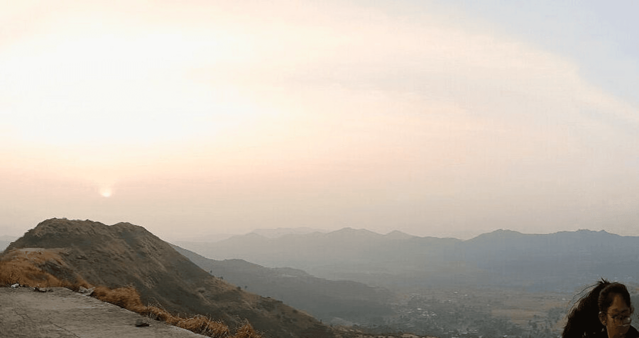 Pune: Sinhagad Fort & Zapurza Tour with Lunch (AC Car Tour)