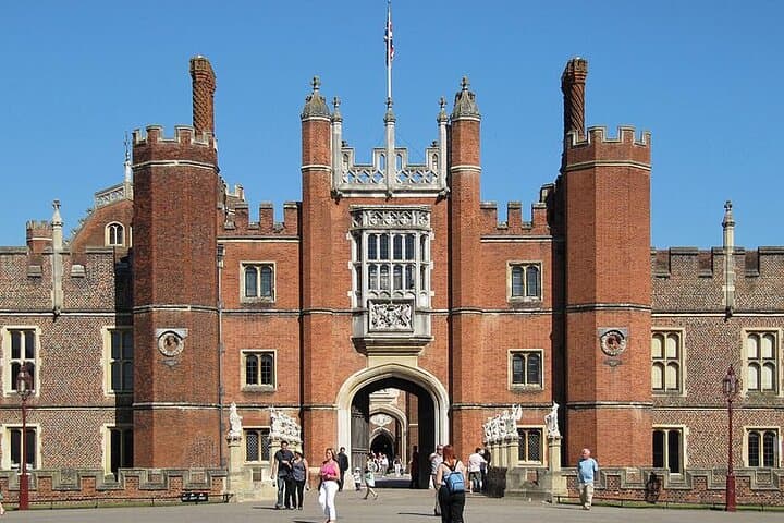 Private Half-Day Tour of Hampton Court 