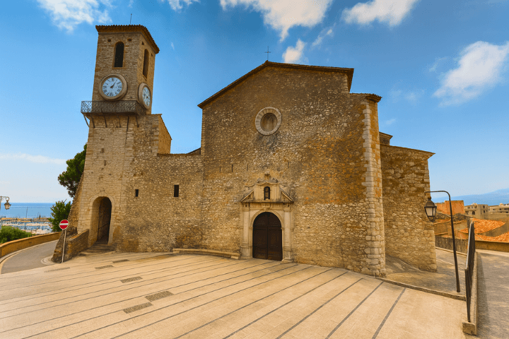 Cannes Self-Guided Walking Tour with an APP