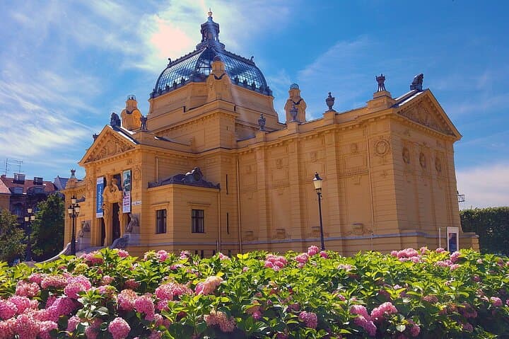 Private direct transfer with local driver from Trieste to Zagreb