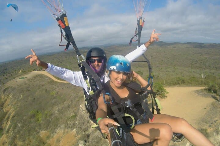 Full-Day Montañita Tour with Paragliding