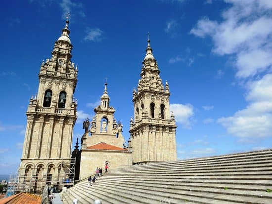 Santiago Cathedral: Visit with roofs and optional porch