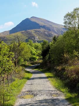 Beddgelert, Moel Hebog loop