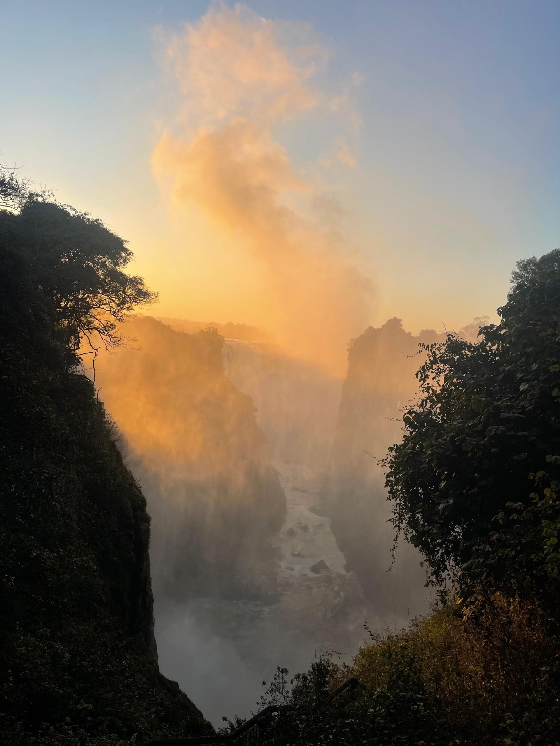 Zimbabwe and Zambia Guided Tour of the Victoria Falls