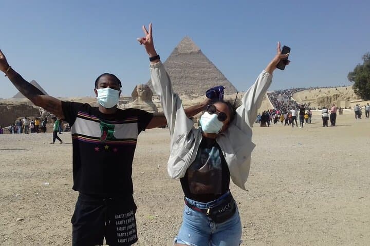 Private Half Day Tour to Giza Pyramids and Sphinx with Camel ride