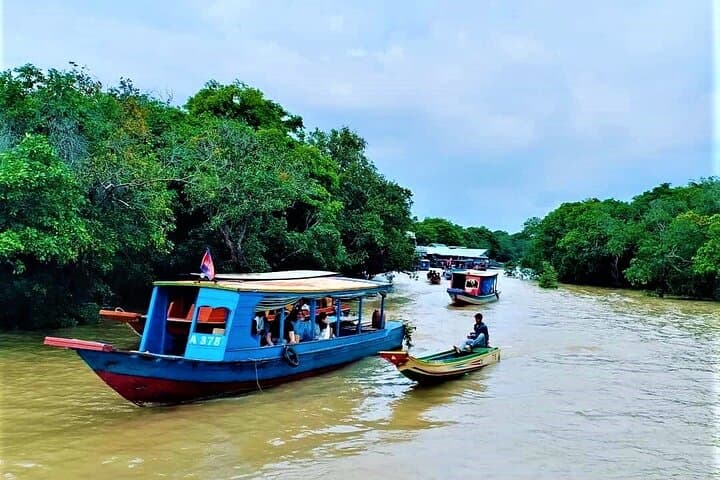 Floating Village-Mangrove Forest Private Tonle Sap Lake Boat Tour