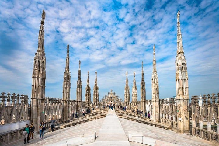 Milan: Best of Skip-the-Line Duomo Rooftops Guided Tour