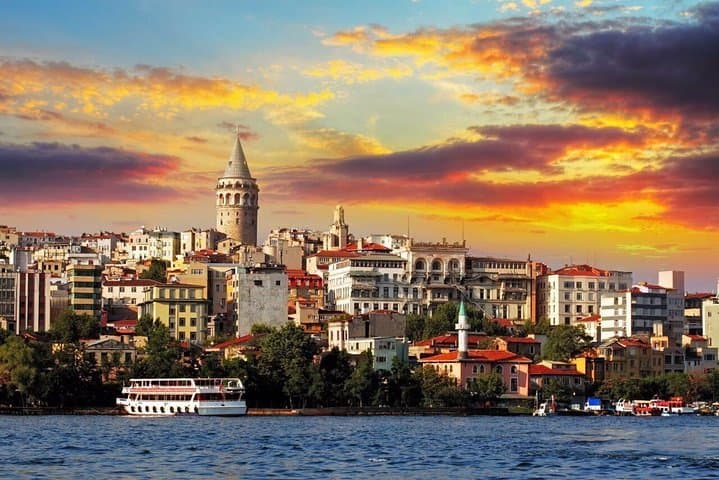 Explore Istanbul’s Old Town! 3 Days with Hotel, Tours & Transfers