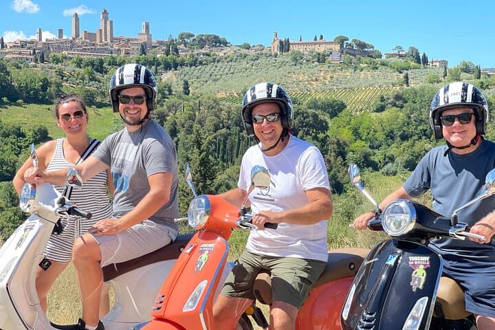 Authentic Tuscany Vespa Tour, Lunch & Wine Tasting