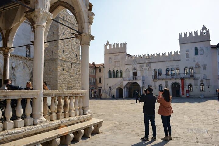 2 Hours Shared Taste Tour in Koper.