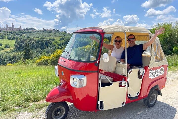From Florence:Tuscany Tuk Tuk with Lunch, Wine & San Gimignano