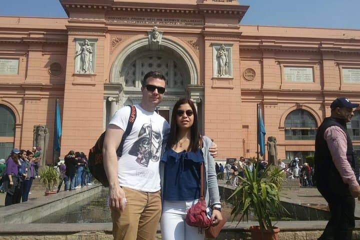 Egypt Short Break Day Tour: Pyramids, Sphinx and Egyptian Museum From Cairo Airport