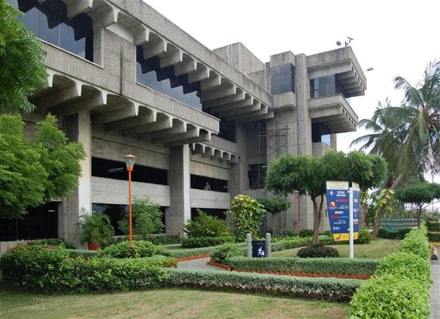 Traslado Hotel/Alojamiento Barranquilla al Aeropuerto Internacional Ernesto Cortissoz  