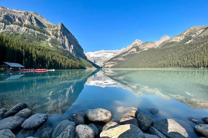 Lake Louise to Calgary YYC Airport – Private Shuttle 