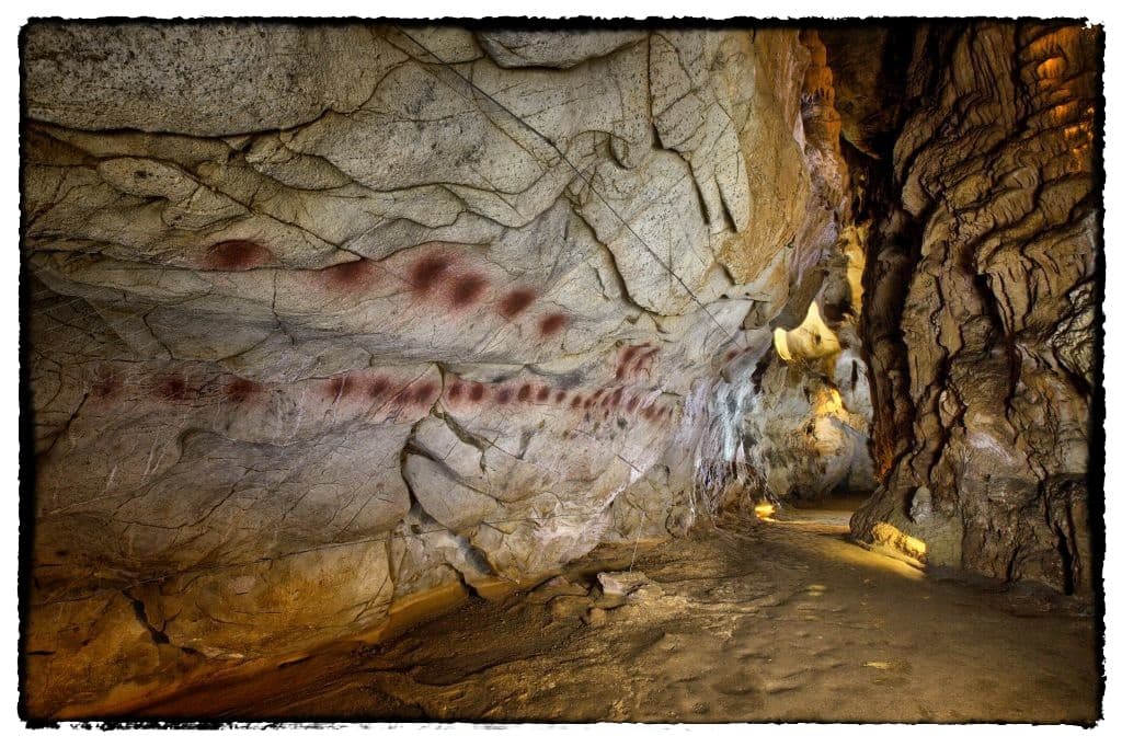 El Castillo Caves and Rock Art tour
