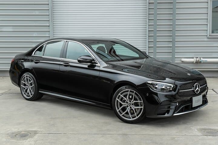 Airport Transfer: Santiago to Airport SCL by Business Car