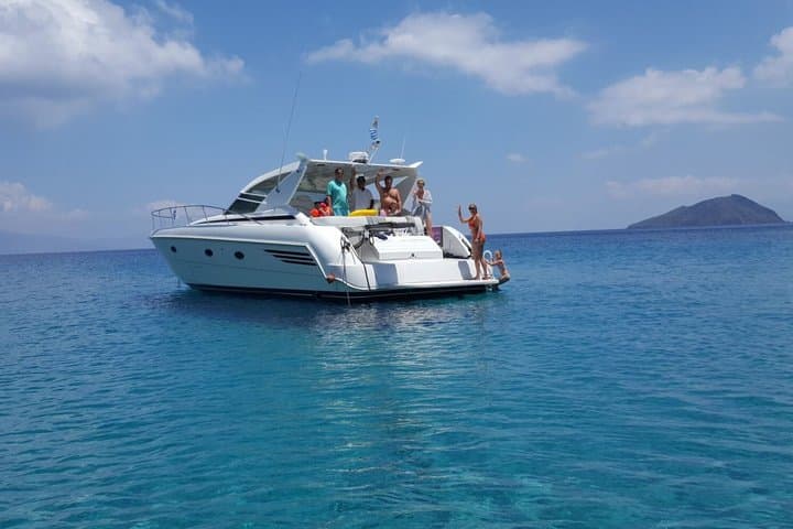 Day Cruise in Atokos Pig Island and wine tasting 