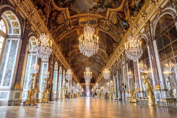 Palace of Versailles: Entrance & Audio Tour on a Mobile App