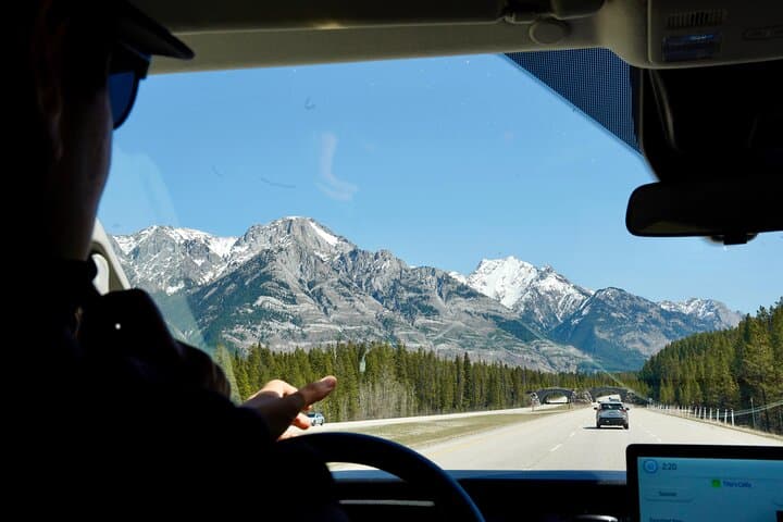 Private Shuttle Service across Calgary & the Rockies 