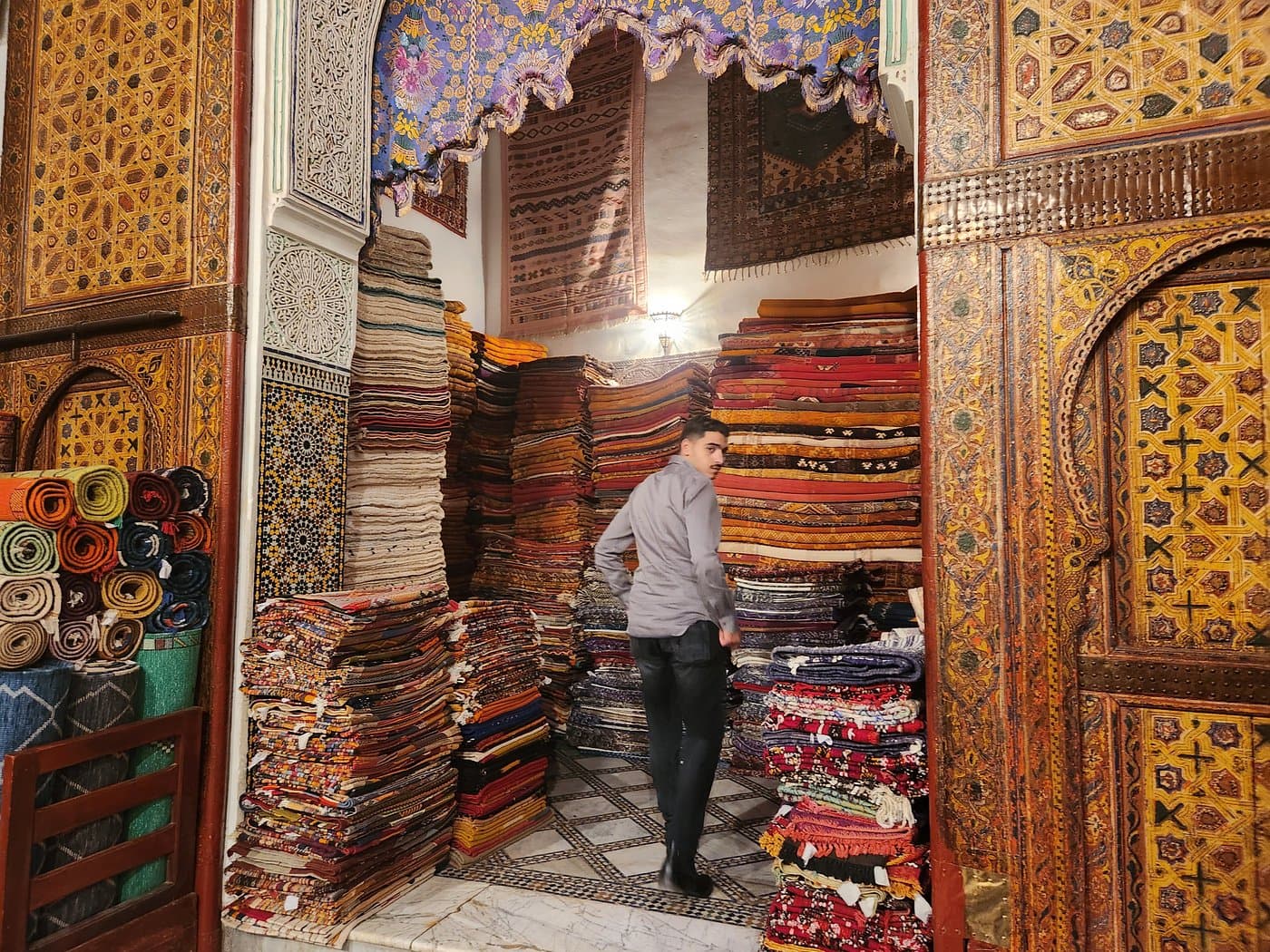 Casablanca: Traditional Souks Shopping Guided Tour