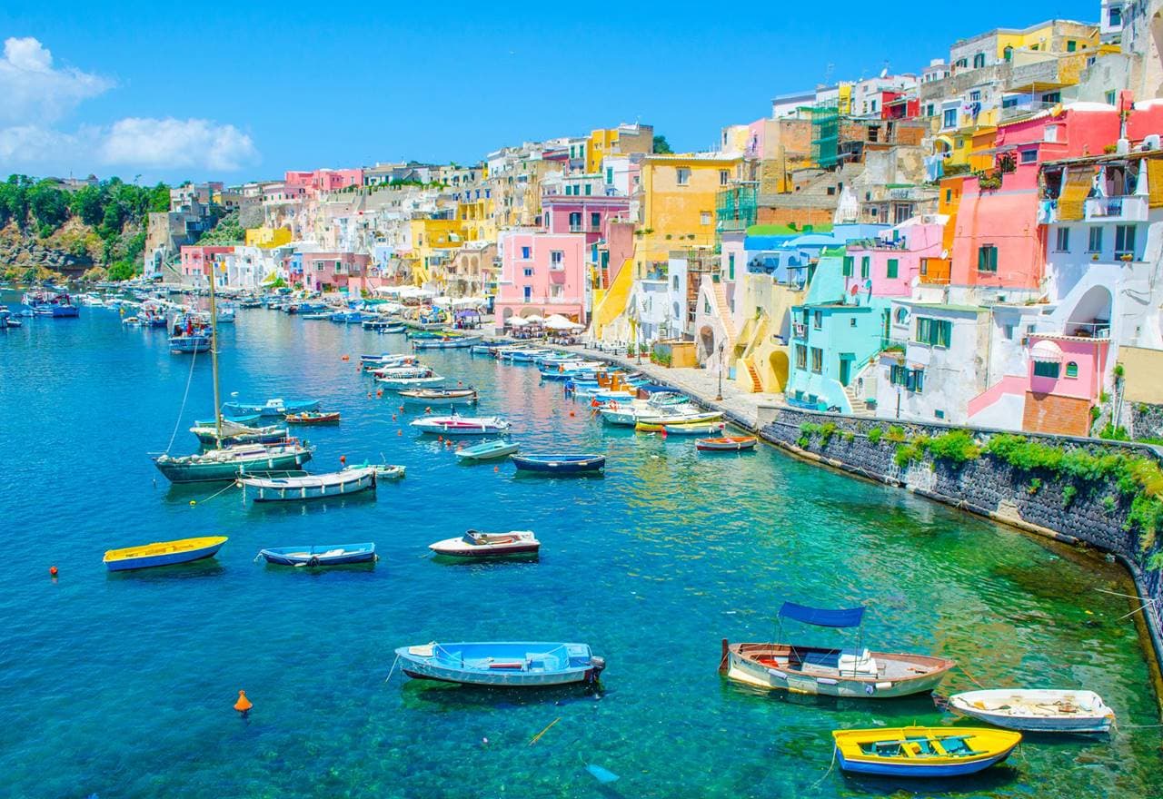 Procida: Boat ride around the island