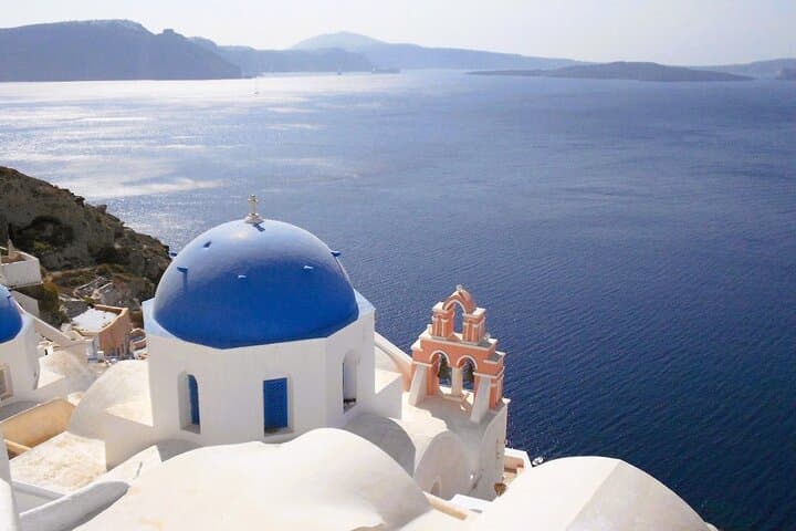 Exclusive Santorini: Oia, Pyrgos & Imerovigli Small Group Tour
