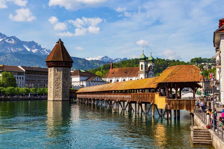 Lucerne Private City Walk and Lake Cruise Day Trip from Basel