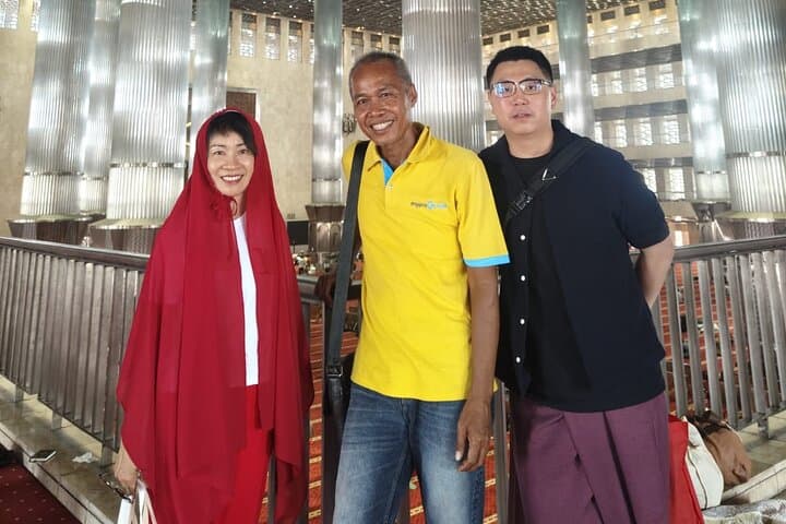 One Day as Hijaber in Jakarta Female Friendly