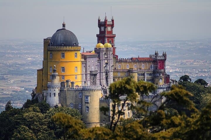 Lisbon: Guided tour of Sintra, Pena, Cabo da Roca & Cascais