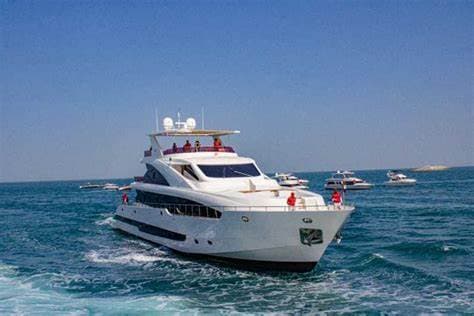 Dubai Celebrate in Luxury: Exclusive Birthday, Proposal & Anniversary Yacht Experiences in Dubai