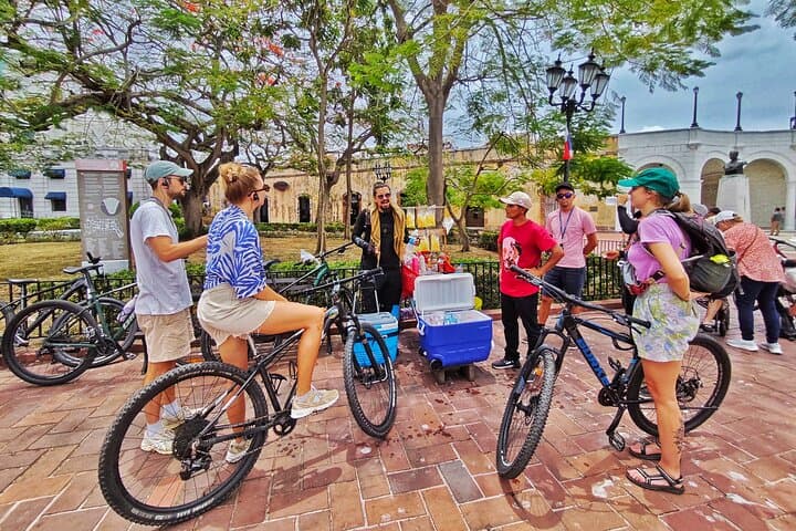 Panama City Bike Tour + Local Markets By Paradox Experience