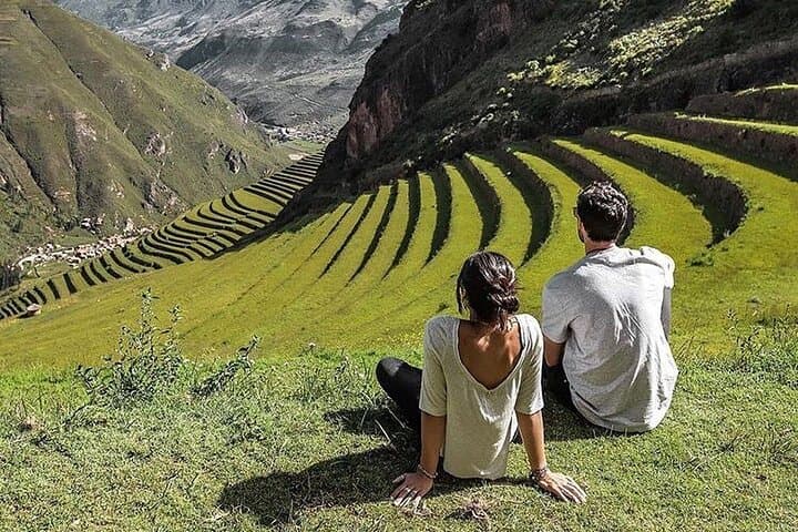 2-Day Tour Machu Picchu by Panoramic Train + Sacred Valley