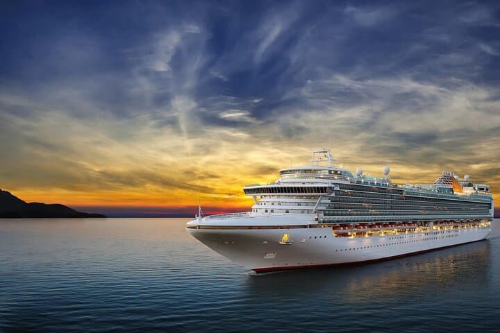 Keflavik Airport Private Transfer To/From Reykjavik cruise Ports