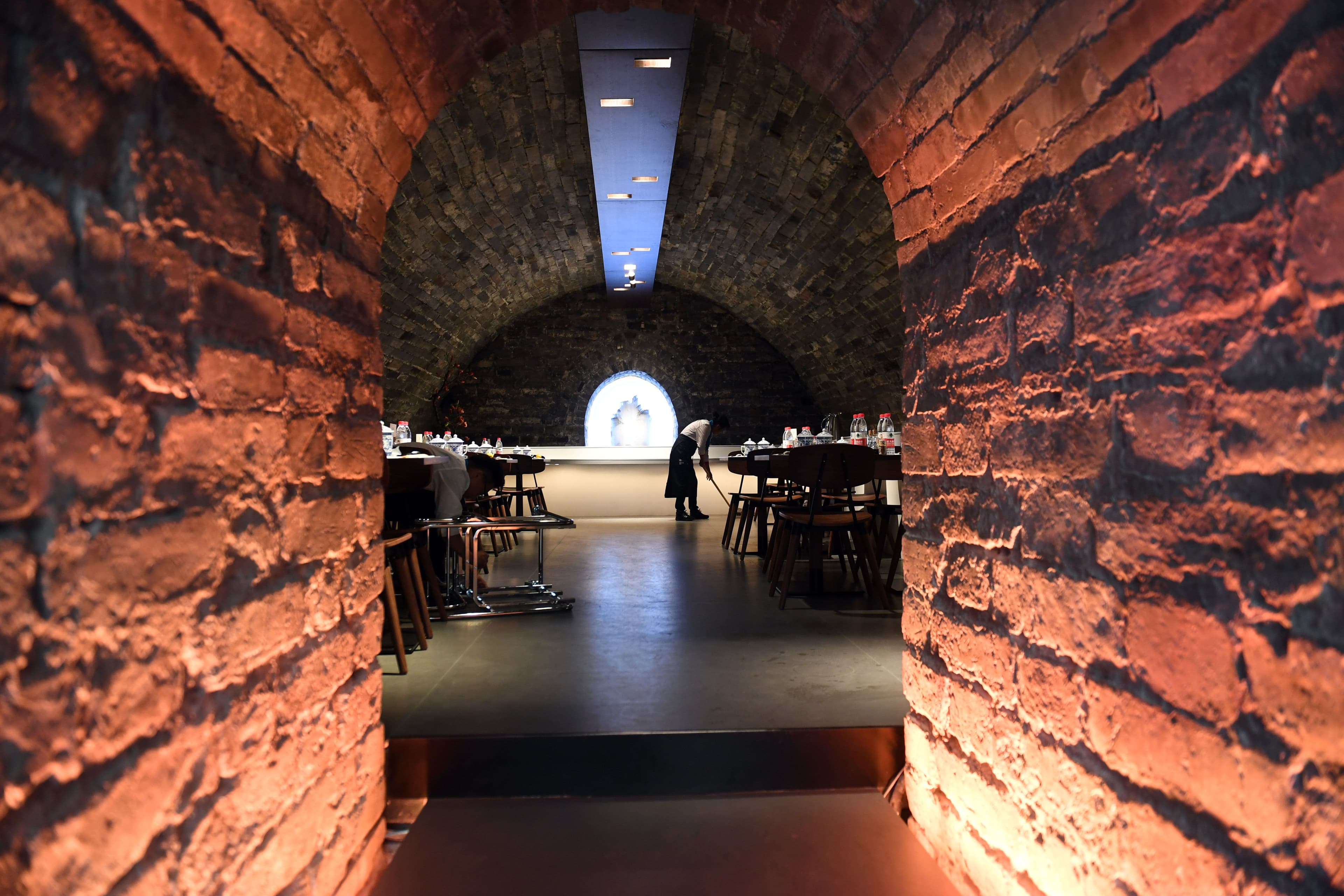 In-depth Forbidden City tour with Royal Icehouse Dining Experience