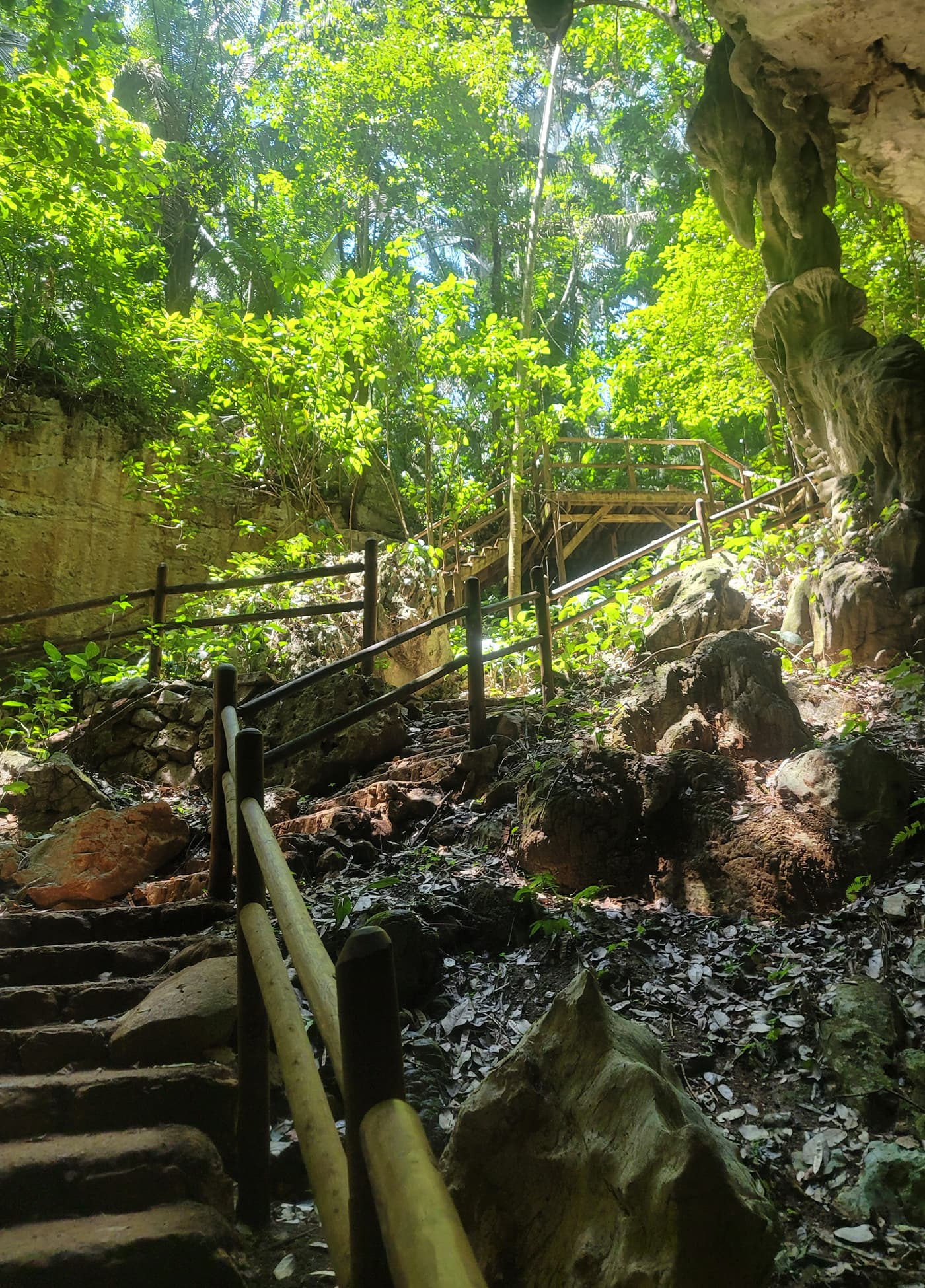 Cave Tubing Adventure Tour – San Ignacio, Belize