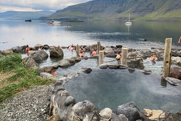 Hvammsvik Hot Springs: Private Return Transfer with Entrance
