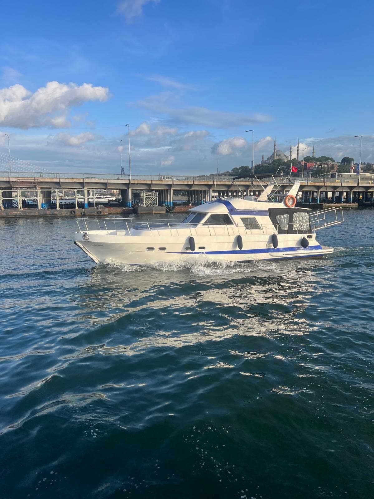 Private Luxury Yacht Bosphorus Tour in Istanbul