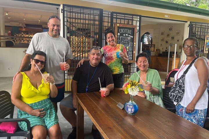 Curaçao Cityscape, Discover her Secret