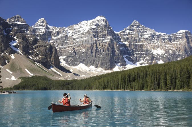 Private 7-Day Small Group Tour: Canadian Rockies and National Parks with Lodging