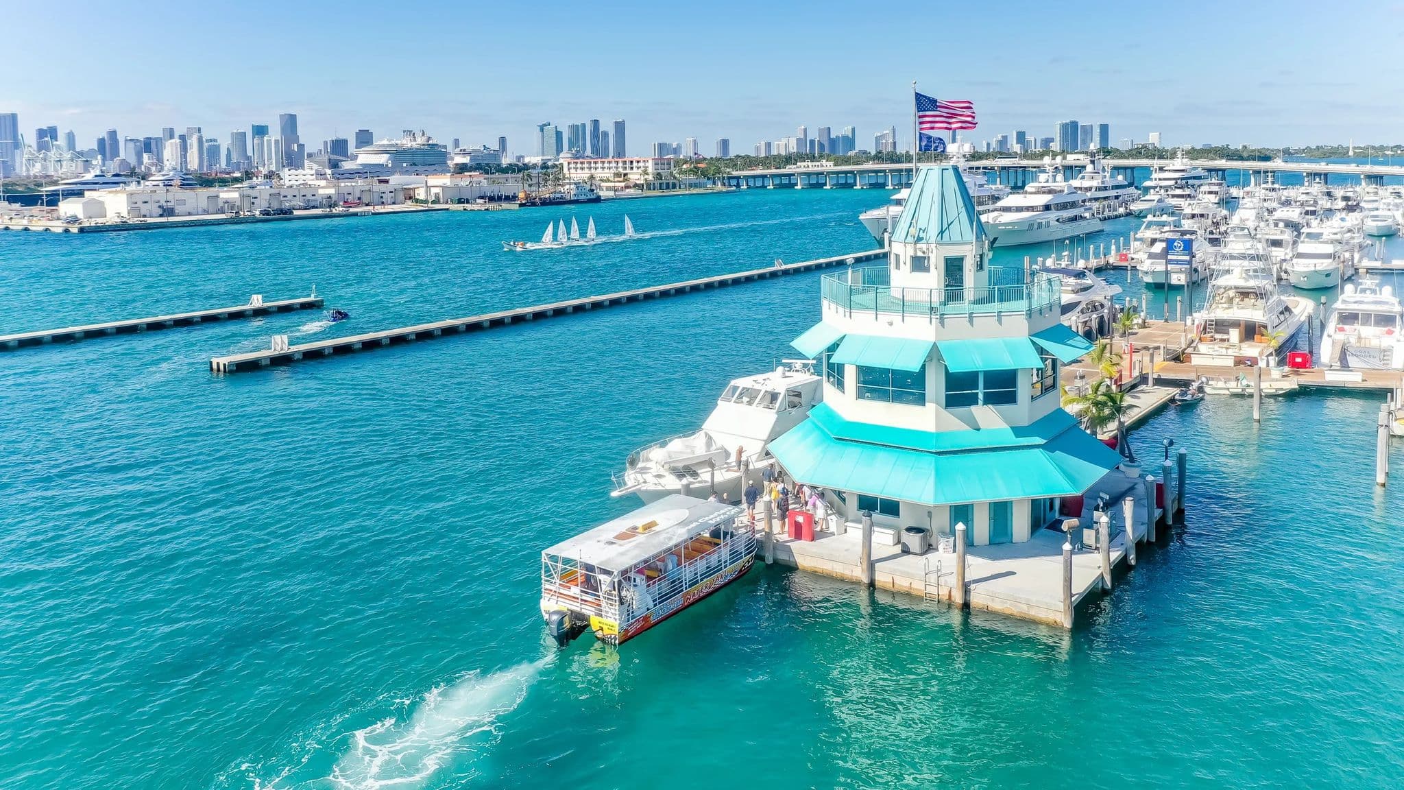 Miami All-In-One: City Sightseeing & water taxi experience 