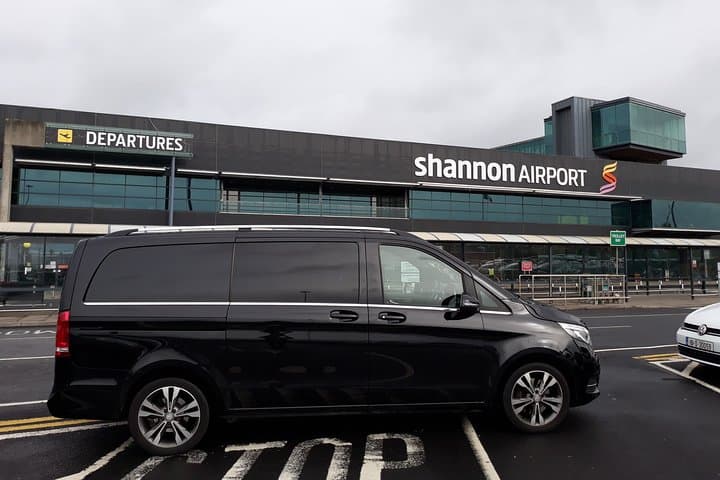Shannon Airport to Lough Rynn Castle Estate Private Car Service