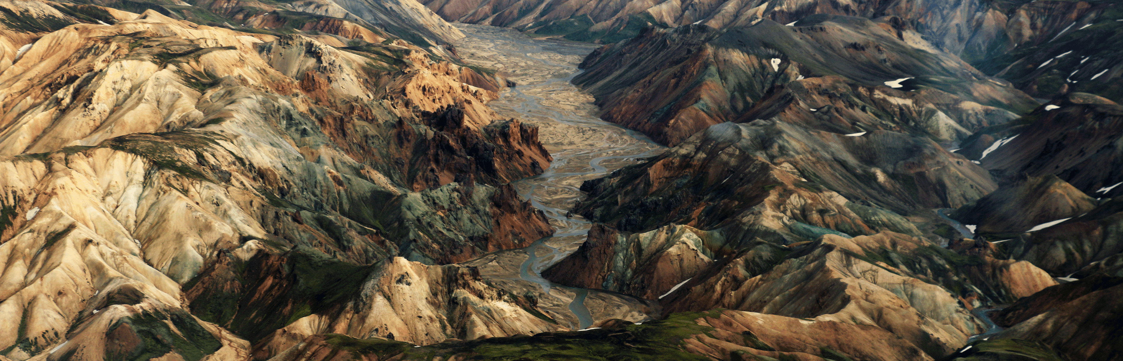 Landmannalaugar & Highland Wonders Helicopter Tour from Skaftafell – Colors, Craters & Remote Landings