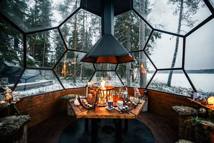 Aurora Borealis Dinner in a Glass Igloo