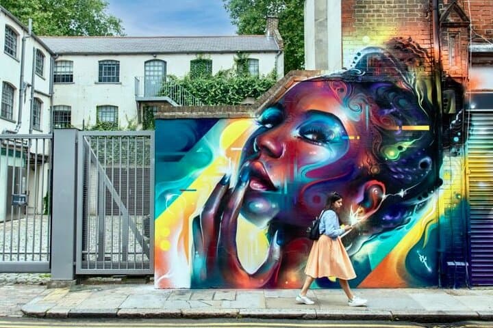 Private Tour of London East End with a Local