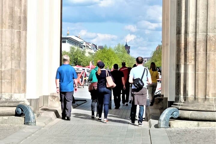 Private Walk with Berlin Tour Guides (DIN EN15565)-Taylor Made