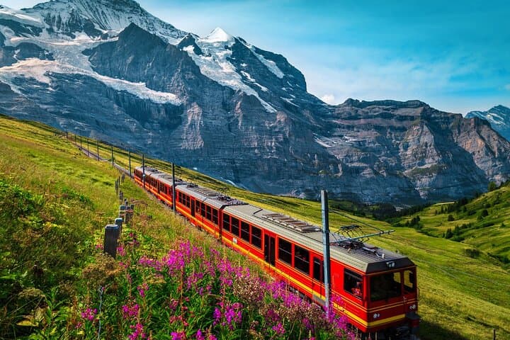 Jungfraujoch Private Tour – Top of Europe & Lauterbrunnen Valley