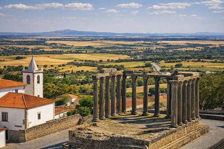 Évora Private Day Trip from Lisbon with Winery Visit 