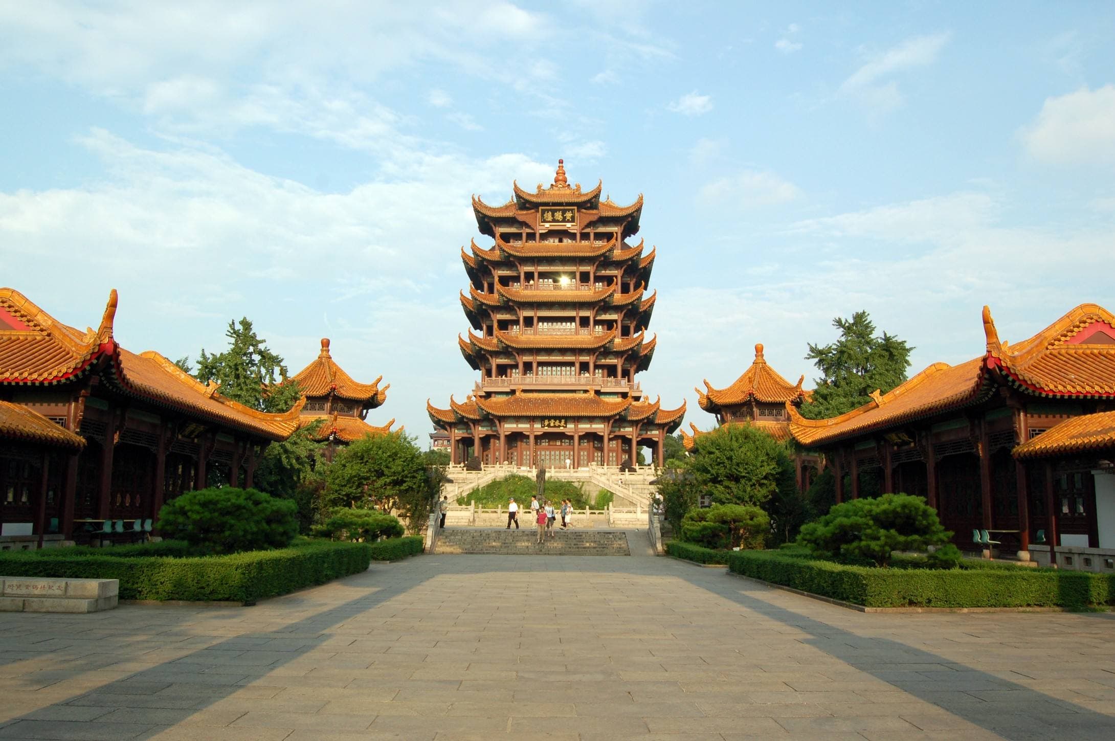 Private Wuhan Day Tour to Yellow Crane Tower, Guiyuan Temple and Hubei Provincial Museum