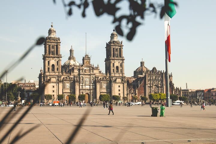 Guadalajara to Mexico City Private Transfer with Sightseeing