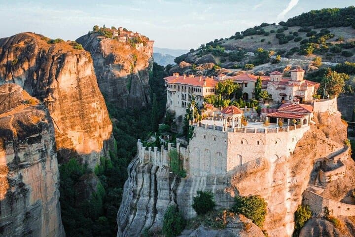 Meteora Monasteries Full-Day Private Tour from Athens